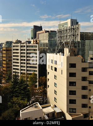 Bureau à plusieurs étages et apartrments dans Aoyama, Tokyo, Japon Banque D'Images