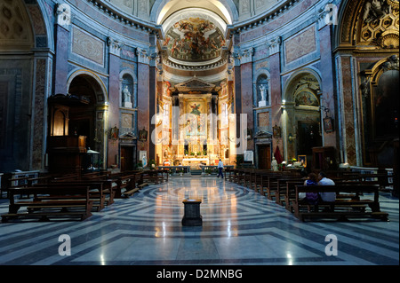 San Giacomo de Augusta église dédiée à St James Grand Il est situé dans la Via del Corso, près de la Piazza del Popolo. Banque D'Images