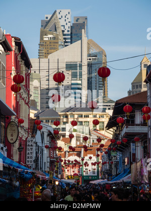 La vieille ville coloniale de Singapour se trouve à côté du nouveau centre financier et commercial. Banque D'Images