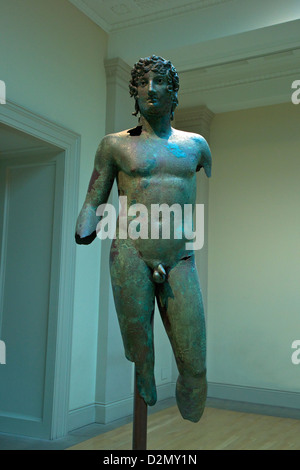 Statue de bronze romain Jeune homme, 1er siècle avant J.-C., le nord de l'Égypte, British Museum, Londres, Angleterre, RU, FR, Îles britanniques Banque D'Images