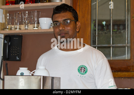 Le piratage du Logo de Starbucks Coffee à Hikkaduwa, Sri Lanka. Banque D'Images