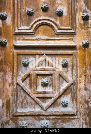 Porte du panneau sculpté Banque D'Images