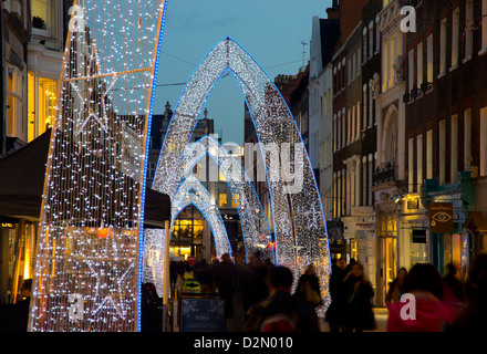 Les lumières de Noël sur South Molton Street, Londres, Angleterre, Royaume-Uni, Europe Banque D'Images