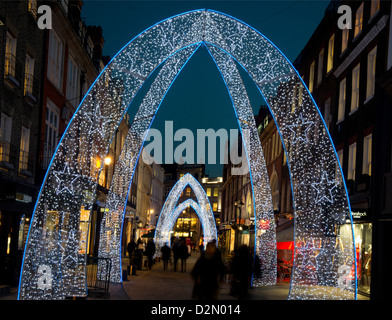 Les lumières de Noël sur South Molton Street, Londres, Angleterre, Royaume-Uni, Europe Banque D'Images