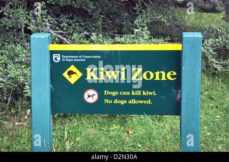 Zone Kiwi attention du ministère de la conservation, Chiens non admis - Île du Sud, Nouvelle-Zélande Banque D'Images