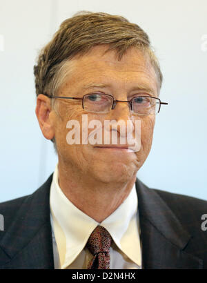 Bill Gates, fondateur de Microsoft et chef de la Fondation Bill et Melinda, des entretiens avec le ministre du Développement Allemand Niebel (FDP) lors d'une conférence de presse à Berlin, Allemagne 29 janvier 2013. Le sujet est cooperartions entre le ministère fédéral et sa fondation de combate la faim et la malnutrition. Photo : Kay Nietfeld Banque D'Images