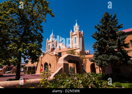 Église d'Adobe à Albuquerque, Nouveau-Mexique, États-Unis d'Amérique, Amérique du Nord Banque D'Images