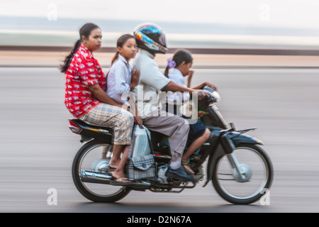 Sisowath Quay, Phnom Penh, Cambodge, Indochine, Asie du Sud, Asie Banque D'Images