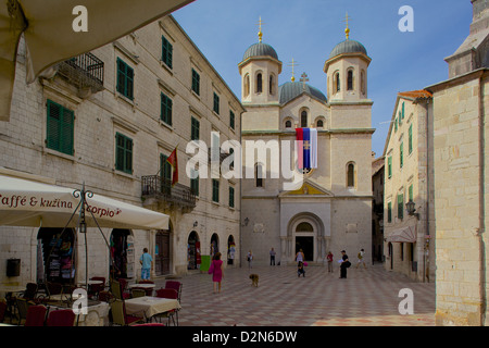 Église Saint Nicolas, Luc Square, Vieille Ville, site du patrimoine mondial de l'UNESCO, Kotor, Monténégro, Europe Banque D'Images