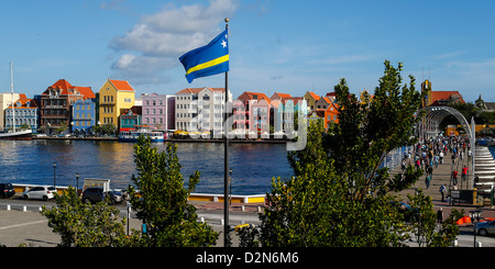 Vue sur le côté de Punda Willemstad, capitale de Curaçao dans les Antilles néerlandaises Banque D'Images
