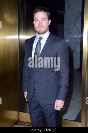 Stephen Amell, WPIX à 11 studios. CANDIDS de célébrité. New York, USA. Le 29 janvier 2013. Photo par : Derek Storm/Everett Collection/Alamy live news. Banque D'Images