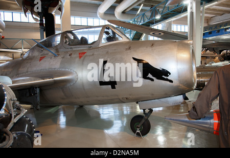 Avion d'entraînement MiG-15UTI avec Escadron de chasse 31 Insignia à l'affiche au centre de la Finlande, Musée de l'Aviation. Banque D'Images