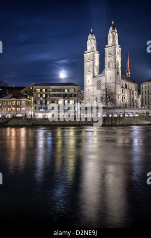 Bahnhofstrasse et centre-ville de Zurich par nuit. La Suisse. Banque D'Images