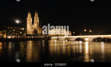 Bahnhofstrasse et centre-ville de Zurich par nuit. La Suisse. Banque D'Images