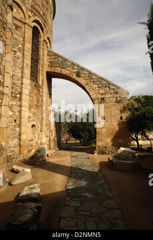 La cathédrale dans la ville d'Elne en Languedoc Roussillon dans le sud de la France, près des Pyrénées. Banque D'Images