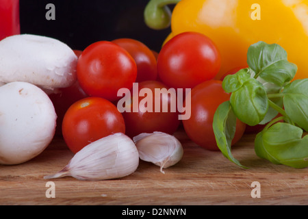 Mélange de légumes sur un backgraund noir Banque D'Images