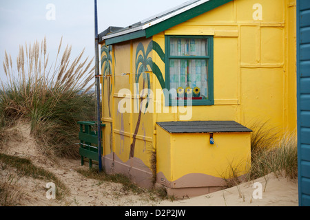 Les demandeurs d'Hengistbury Head beach hut, Dorset en Janvier Banque D'Images