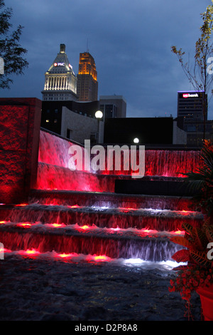 Les fontaines du centre-ville de Cincinnati Ohio Banques park baseball reds divertissement river Great American Ballpark stadium Banque D'Images