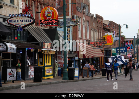 Beal street entertainment district downtown Memphis Tennessee Banque D'Images