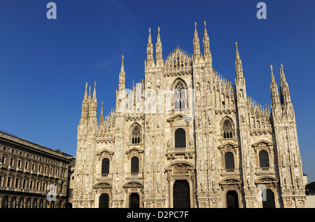 L'Italie. Milan. Cathédrale. De style gothique. 14e siècle. De l'extérieur. Façade. Banque D'Images