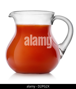 Du jus de tomates dans un récipient isolé sur fond blanc Banque D'Images