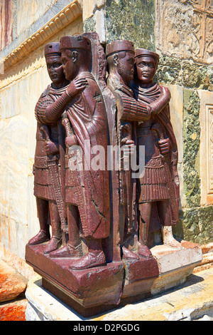 Les Tetrach Statues montrant l'empereur Dioclétien et ses co Empereur Maximien , la Basilique St Marc Venise Banque D'Images