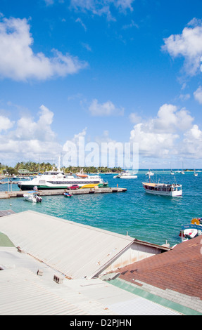 Jetée du port de passagers de l'hôtel Clifton voiliers a Union Island St Vincent et les Grenadines Caraïbes tropiques tr Banque D'Images