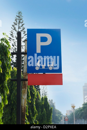 Close-up of a parking sign, Bangalore, Karnataka, Inde Banque D'Images