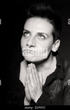 Du vrai jeune femme avec des expressions du visage Banque D'Images