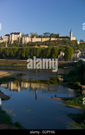 Le château et la Vienne, Chinon, Indre-et-Loire, Touraine, France, Europe Banque D'Images