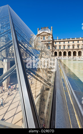 La galerie d'art, musée du Louvre et la Pyramide du Louvre (Pyramide du Louvre), Paris, France, Europe Banque D'Images