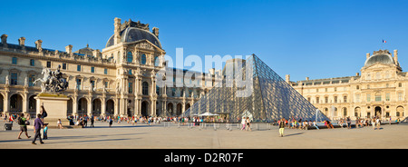 La galerie d'art, musée du Louvre et la Pyramide du Louvre (Pyramide du Louvre), Paris, France, Europe Banque D'Images