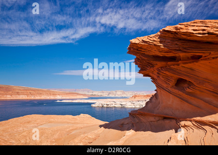 Des formations de roche rouge, Lake Powell, Page, Arizona, États-Unis d'Amérique, Amérique du Nord Banque D'Images