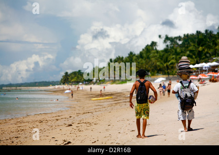 Les gens de Parracho Beach, Arraial d'Ajuda, Bahia, Brésil, Amérique du Sud Banque D'Images