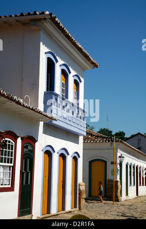 Maisons coloniales typiques dans la partie historique de Parati, l'État de Rio de Janeiro, Brésil, Amérique du Sud Banque D'Images