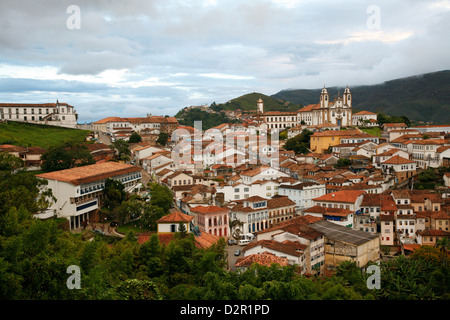 Une vue sur la ville d'Ouro Preto de près de l'église de Sao Francisco de Paula, Ouro Preto, Minas Gerais, Brésil Banque D'Images