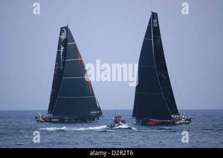 L'équipe de Puma en course autour de la baie d'Alicante Banque D'Images