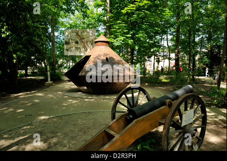 Des répliques de certains des inventions de Léonard de Vinci, Clos Lucé, Parc Leonardo da Vinci, Amboise, vallée de la Loire, France Banque D'Images