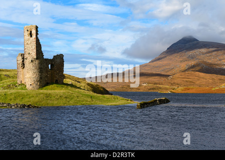 Ardvreck Castle et le Loch Assynt, Sutherland, North West Highlands, Ecosse, Royaume-Uni, Europe Banque D'Images