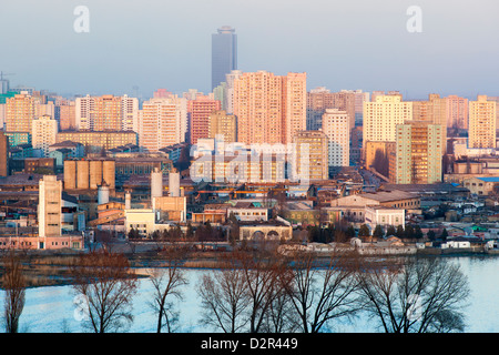 Des avis sur les toits de la ville, Pyongyang, République populaire démocratique de Corée (RPDC), la Corée du Nord, d'Asie Banque D'Images
