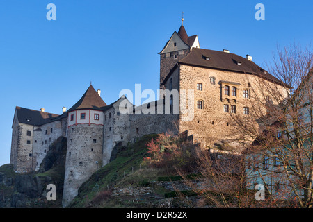 Château gothique à Loket (République tchèque, en Bohême de l'Ouest). Vue de l'automne. Banque D'Images