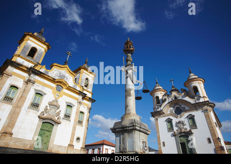 Nossa Senhora do Carmo et Sao Francisico de Assis églises à Praca Minas Gerais, Mariana, Minas Gerais, Brésil Banque D'Images