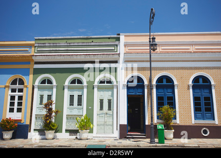 L'architecture coloniale à Praca Sao Sebastiao (St. Sebastian Square), Manaus, Amazonas, Brésil, Amérique du Sud Banque D'Images