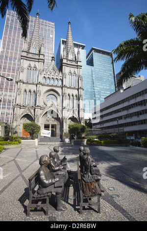 L'extérieur de la cathédrale presbytérienne statues, Centro, Rio de Janeiro, Brésil, Amérique du Sud Banque D'Images