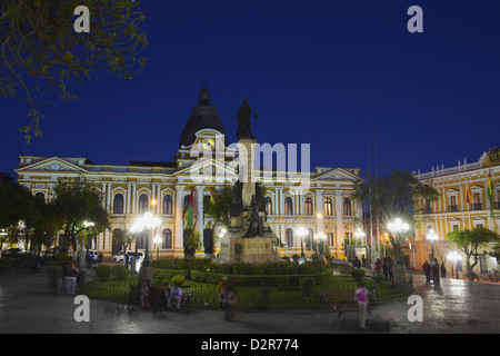 Palais législatif (Palacio Legislativo) sur la Plaza Pedro Murillo, au crépuscule, La Paz, Bolivie, Amérique du Sud Banque D'Images