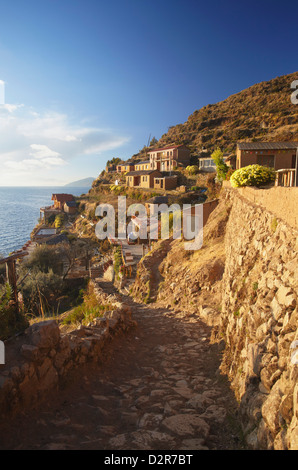 Village de Yumani sur Isla del Sol (Île du Soleil), le Lac Titicaca, Bolivie, Amérique du Sud Banque D'Images