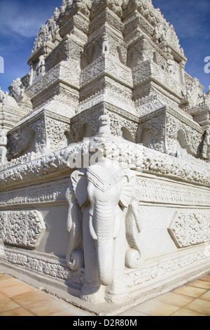 Stupa à la Pagode d'argent au Palais Royal, Phnom Penh, Cambodge, Indochine, Asie du Sud, Asie Banque D'Images