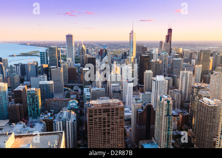 High angle view of Chicago skyline et les banlieues à la fin de l'après-midi dans le sud, Chicago, Illinois, USA. Banque D'Images