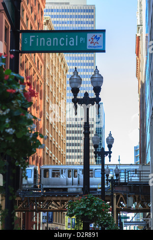 El train dans la boucle, le centre-ville de Chicago, Illinois, États-Unis d'Amérique, Amérique du Nord Banque D'Images