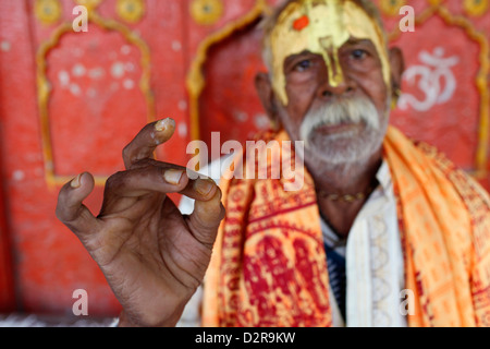 Bénédiction hindoue, Mathura, Uttar Pradesh, Inde, Asie Banque D'Images